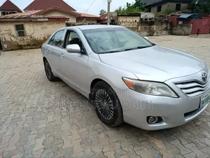 Toyota Camry 2010 Silver