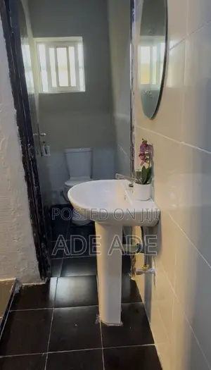Furnished 1bdrm Shared Apartment in Aurorawoods Hostels, Mkpat Enin