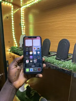 Apple iPhone XR 64 GB Black