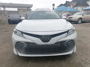 Toyota Camry 2018 White