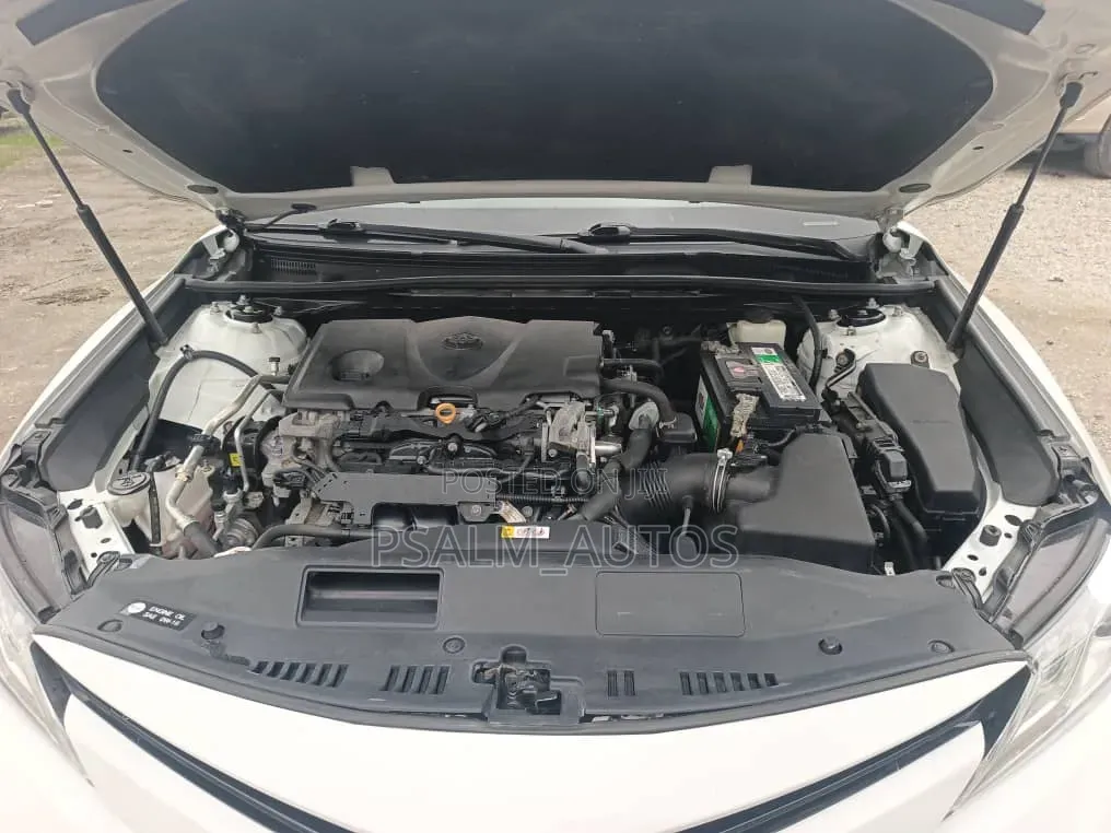 Toyota Camry 2018 White