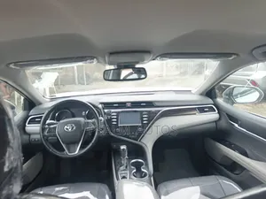 Toyota Camry 2018 White