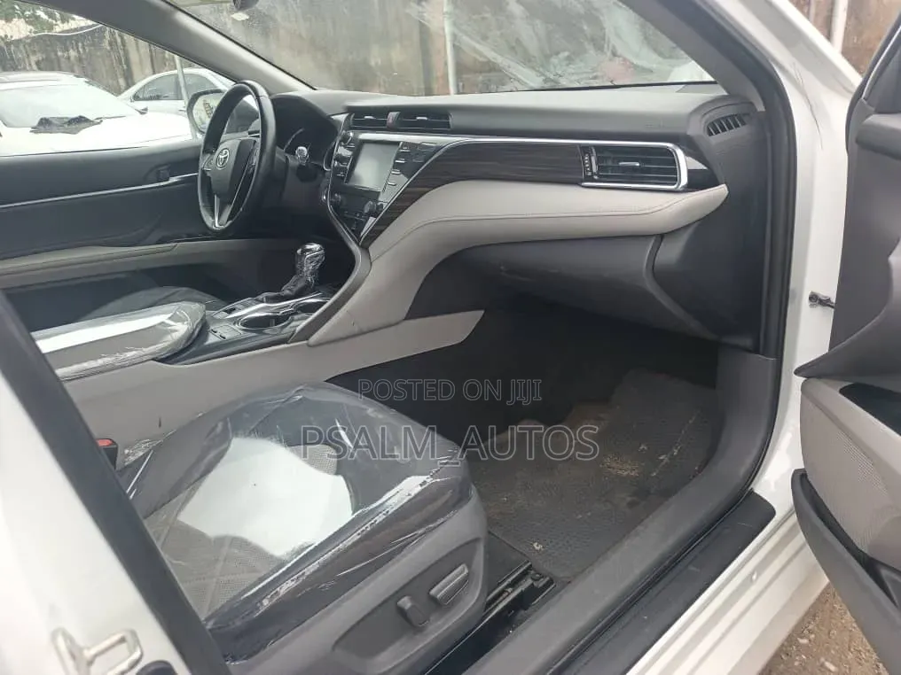 Toyota Camry 2018 White