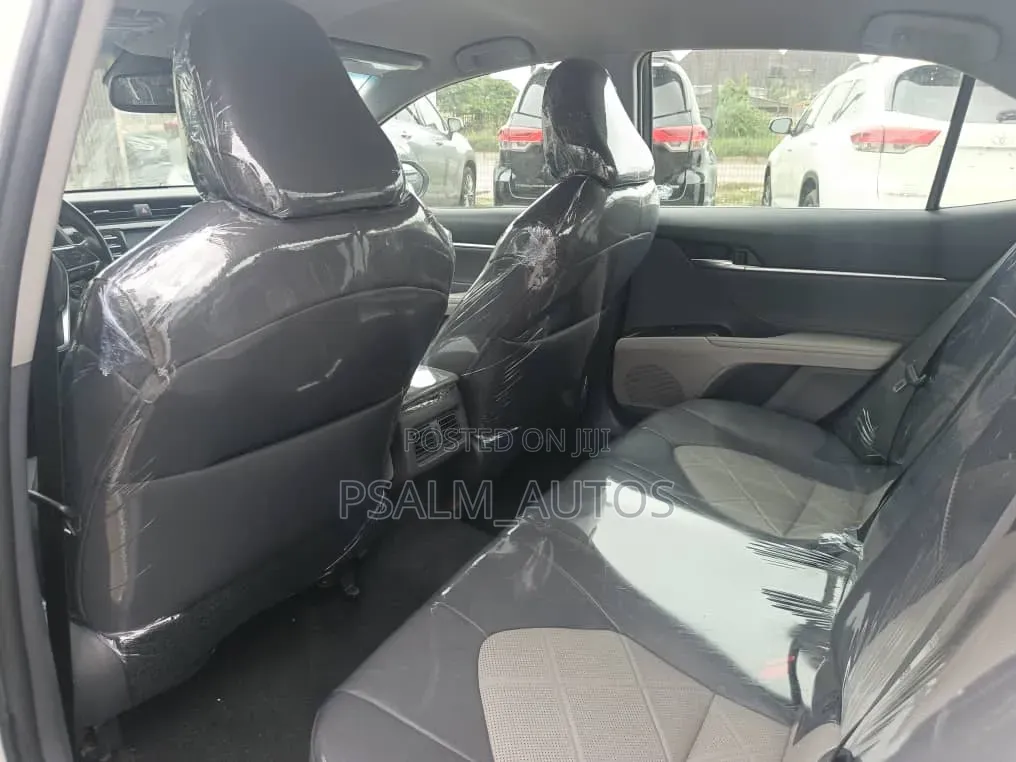 Toyota Camry 2018 White