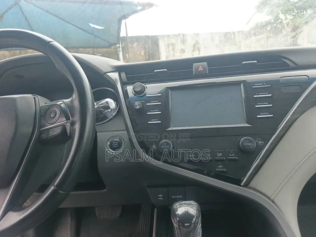 Toyota Camry 2018 White