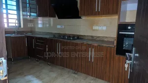 4bdrm Duplex in Casa Loma Court, Ikate for rent
