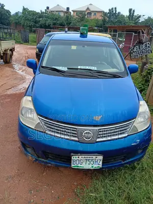 Nissan Versa 2009 Blue