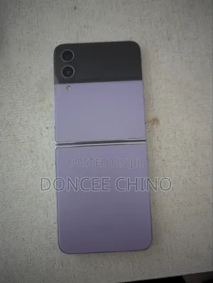 Samsung Galaxy Z Flip4 128 GB Purple