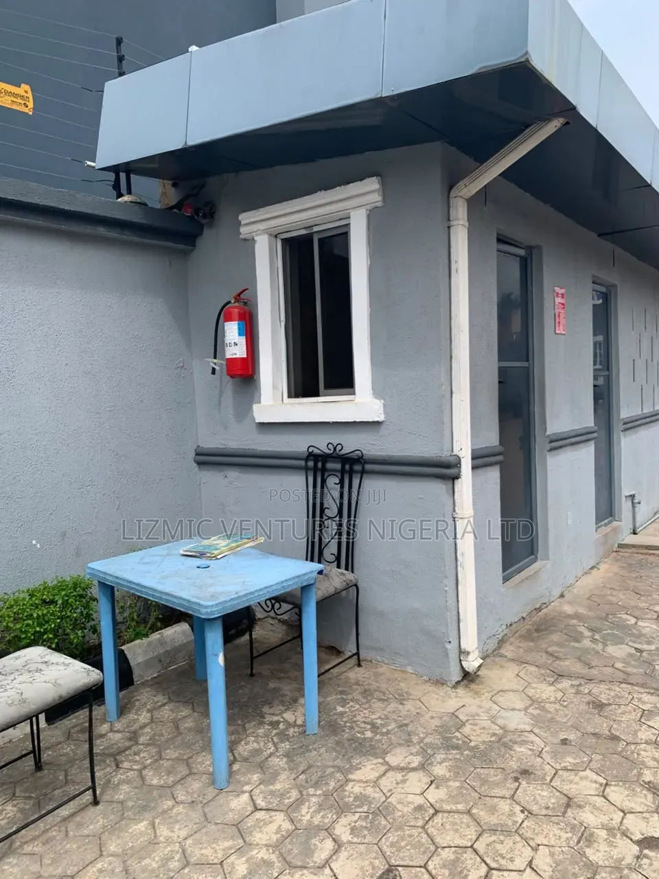 Standard Office Space Tolet