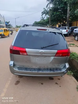 Toyota Sienna 2005 Gray