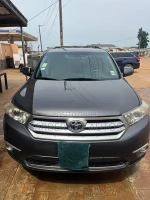 Toyota Highlander 3.5L 4WD 2013 Gray