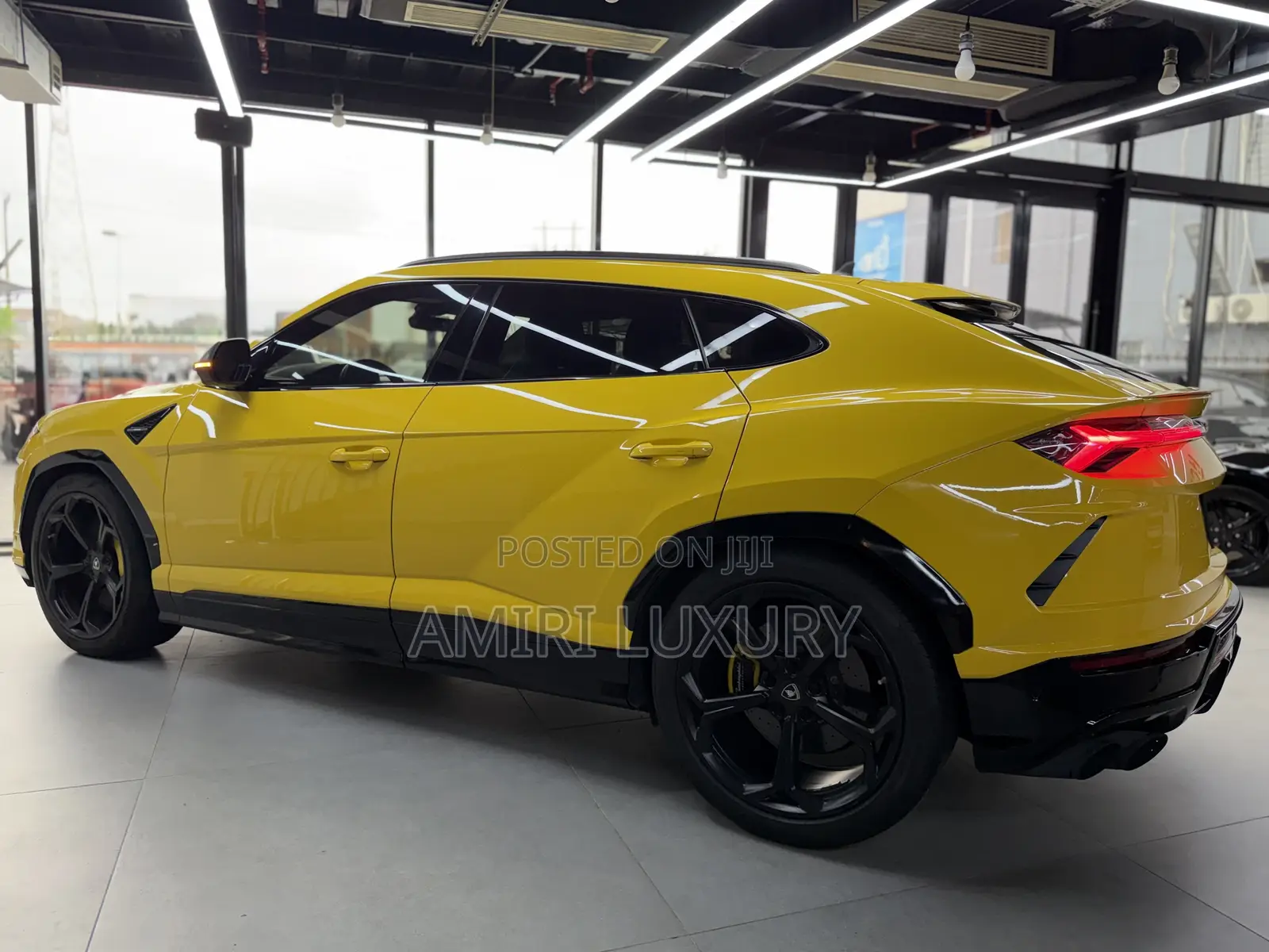 Lamborghini Urus Base 2019 Yellow
