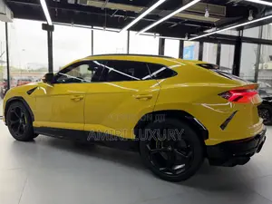 Lamborghini Urus Base 2019 Yellow