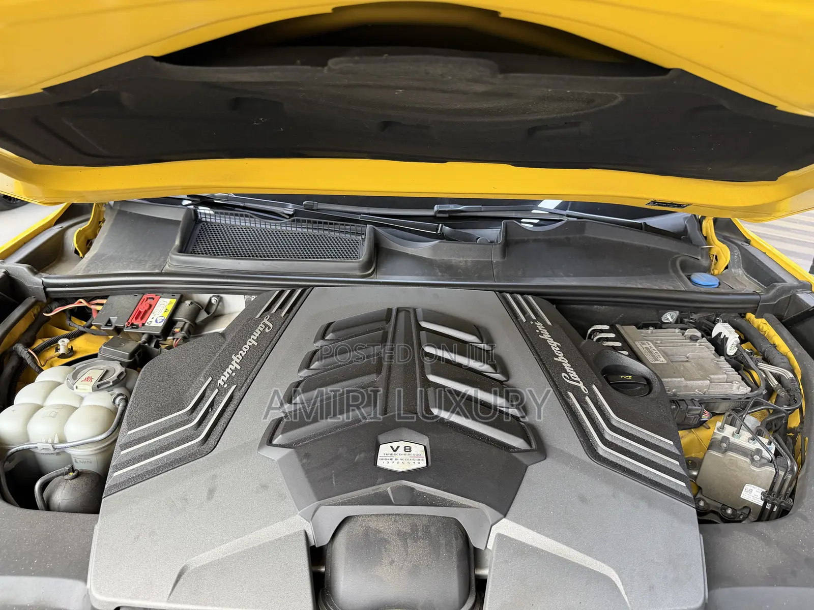 Lamborghini Urus Base 2019 Yellow