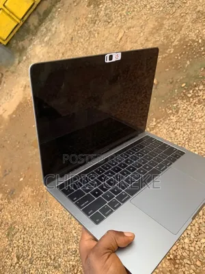 Laptop Apple MacBook Pro 2017 8GB Intel Core i5 SSD 256GB
