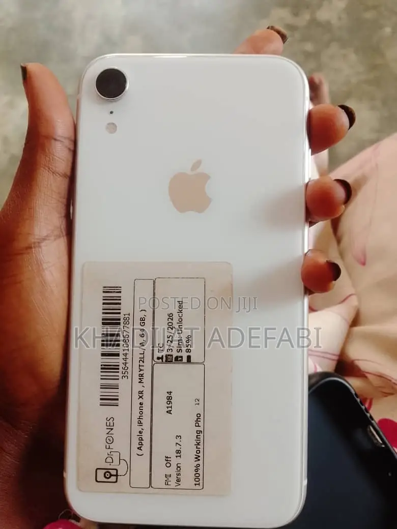 Apple iPhone XR 64 GB White