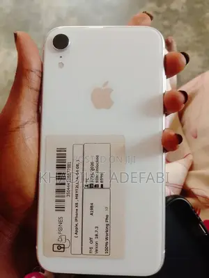 Apple iPhone XR 64 GB White