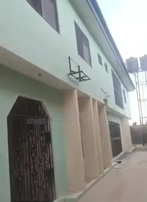 3bdrm Block of Flats in Off Refinery Road, Warri for sale