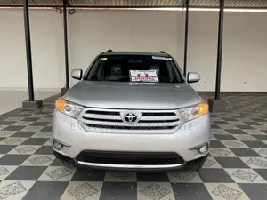 Toyota Highlander SE 2012 Silver