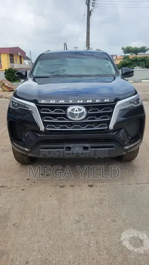 Toyota Fortuner 4.0 AWD 2023 Black