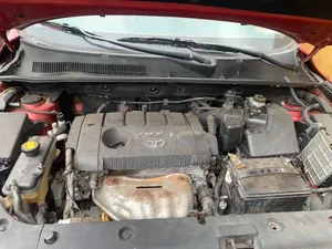 Toyota RAV4 2010 Red