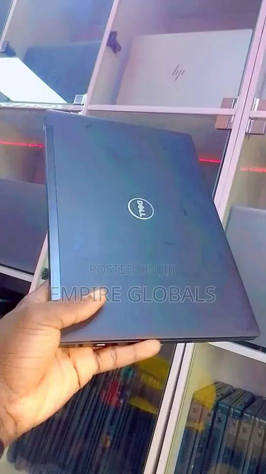 Laptop Dell Latitude 7390 8GB Intel Core i5 SSD 256GB