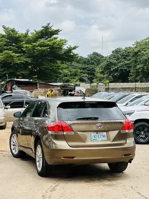 Toyota Venza 2010 Gold