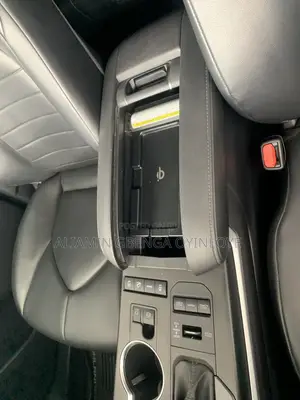 Toyota Highlander XLE 2021 Silver