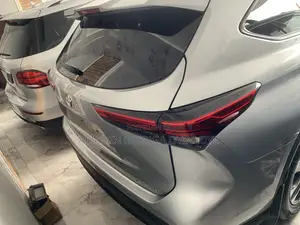 Toyota Highlander XLE 2021 Silver