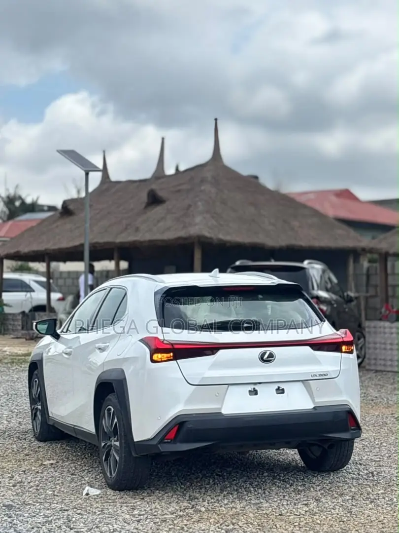 Lexus UX 200 2020 White