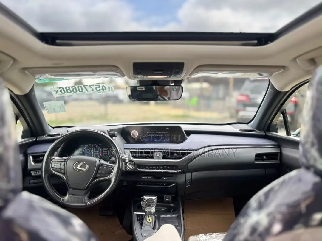 Lexus UX 200 2020 White