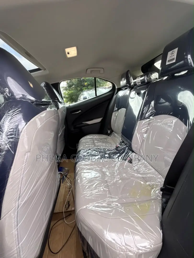 Lexus UX 200 2020 White