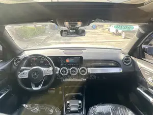 Mercedes-Benz GLB-Class GLB 250 4MATIC 2020 Silver