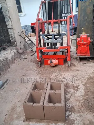 Concrete Blocks Moulding Machine