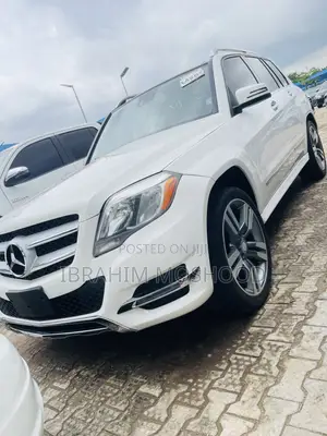 Mercedes-Benz GLK-Class Base GLK 350 4dr AWD 4MATIC (3.5L 6cyl 7A) 2015