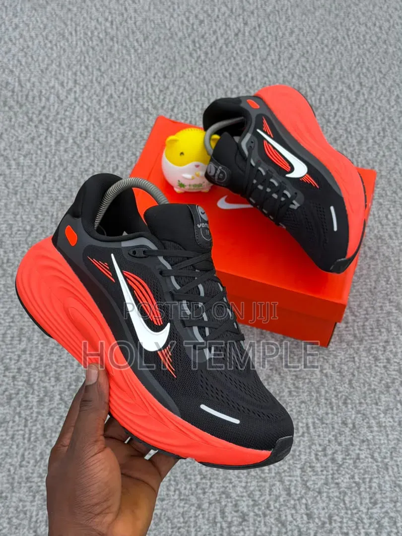 Original NIKE VOMERO 19