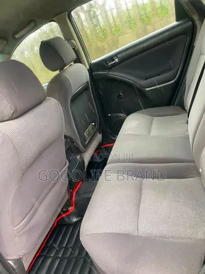 Toyota Matrix Hatchback FWD (1.8L 4cyl 5M) 2006 Silver