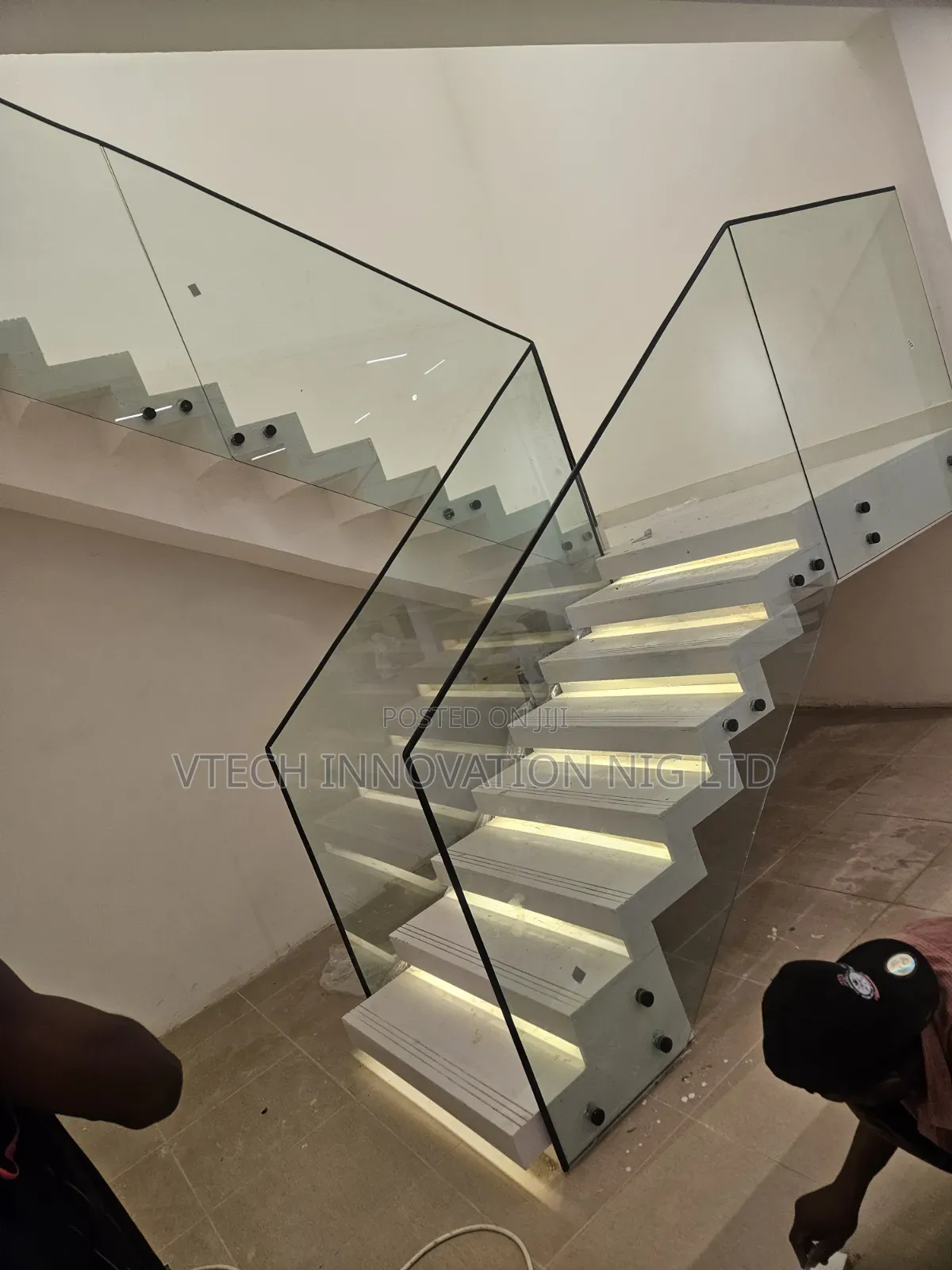 Standard Glass Step Rail