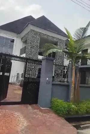 6bdrm Duplex in Haven Estate, Warri for sale