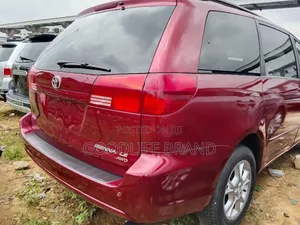 Toyota Sienna XLE Limited AWD 2009 Red