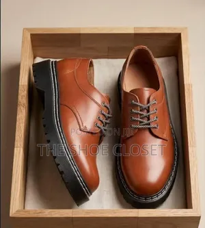 Premium, Thick-Soled Men's Leather Derby.