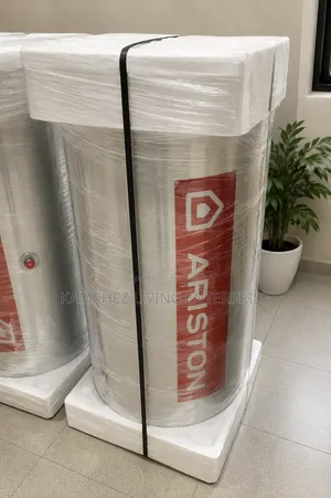 Ariston Brand New Luxury Solar Water Heater System - Tank and Psnel