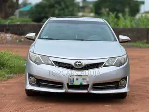 Toyota Camry SE 4dr Sedan (2.5L 4cyl 6A) 2013 Silver