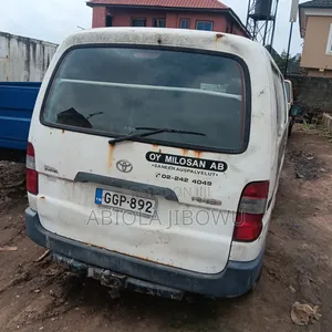 Toyota HiAce 2006 Silver