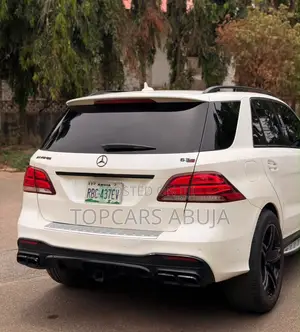 Mercedes-Benz M Class ML63 AMG 4dr SUV AWD (5.5L 8cyl Turbo 7A) 2014