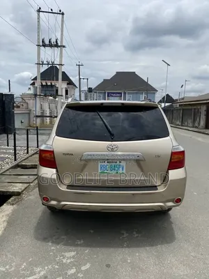Toyota Highlander SE 2010 Gold
