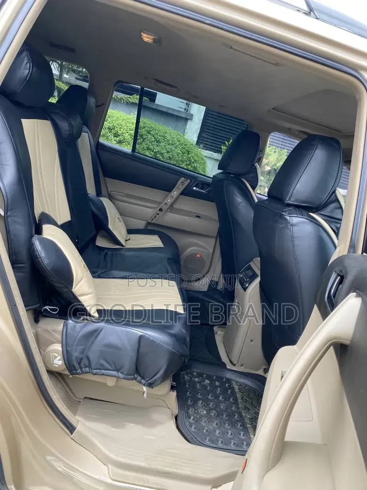 Toyota Highlander SE 2010 Gold