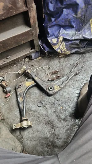100% Complete Low Arms 407 Peugeot