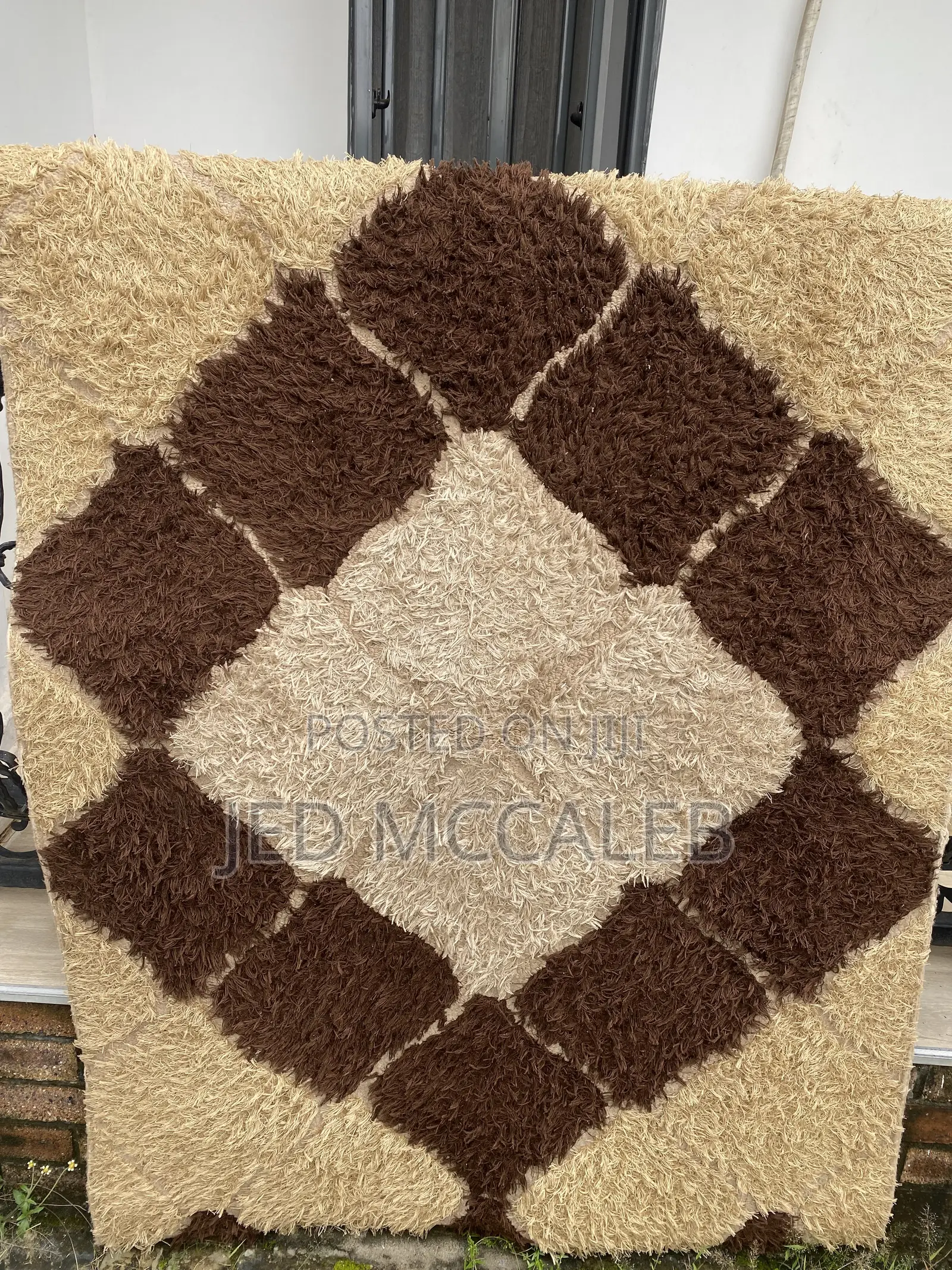 Center Rug for Sale Extremely Clean