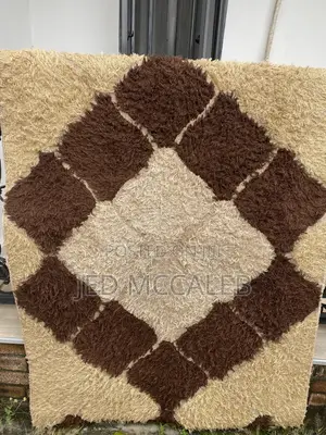 Center Rug for Sale Extremely Clean